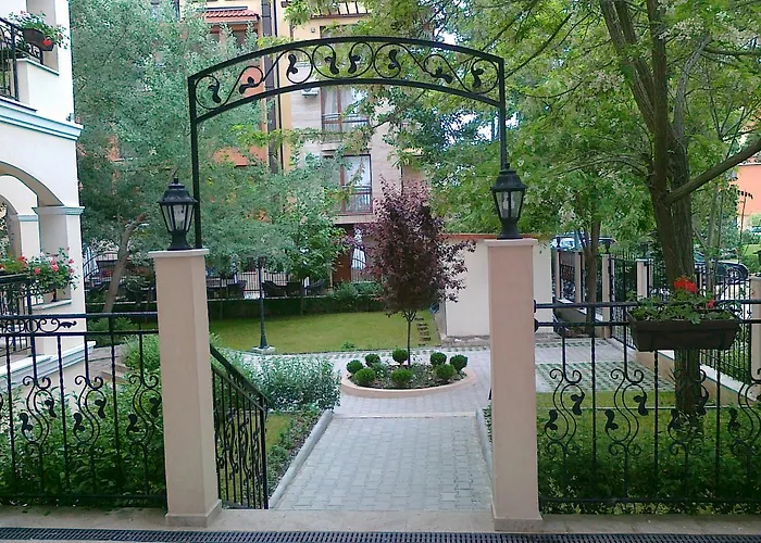 Seasons 3 Appart hôtel 2*