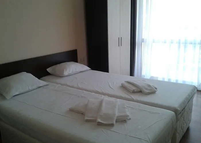 Seasons 3 2* Slantchev Briag