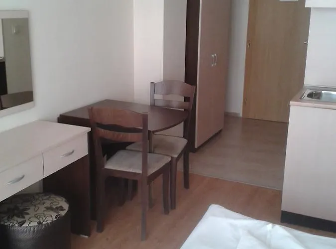 Seasons 3 2* Slantchev Briag