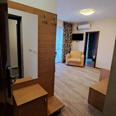 сезони 3 Апартхотел 2*