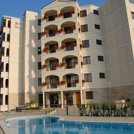 Aparthotel Seasons 3 Sluneční pobřeží