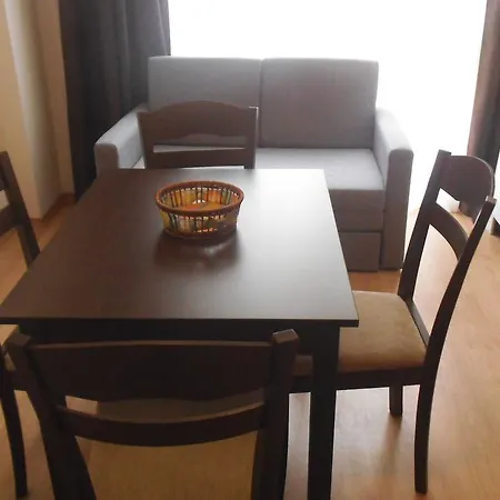 Seasons 3 Aparthotel