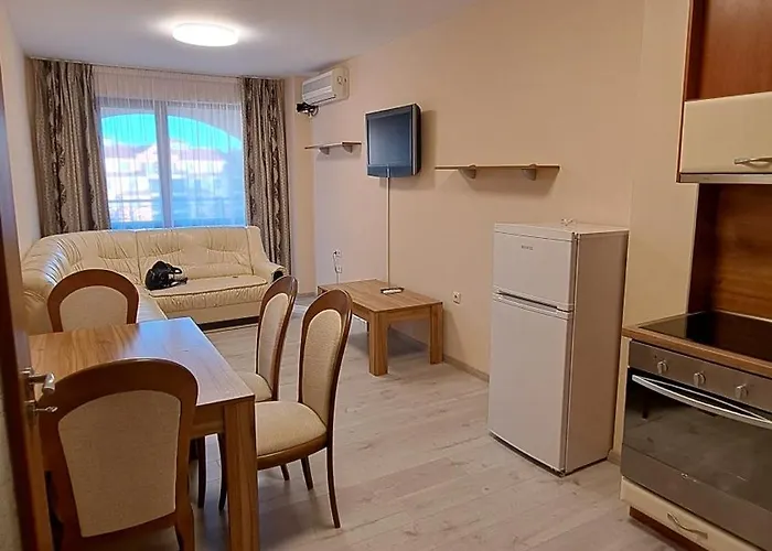 Seasons 3 Aparthotel 2*