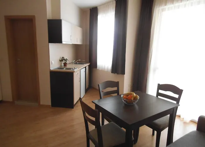 Aparthotel Seasons 3 Sluneční pobřeží