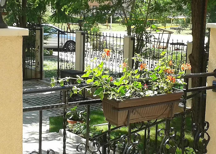 Aparthotel Seasons 3 Sluneční pobřeží