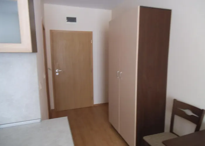 Aparthotel Seasons 3 Sluneční pobřeží