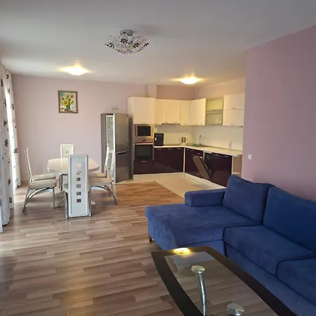 Seasons 3 Sunny Beach