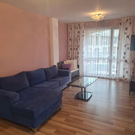 Seasons 3 Aparthotel
