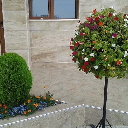 Seasons 3 2* ساني بيتش