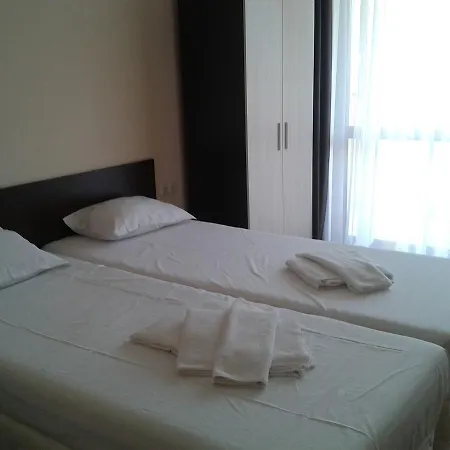 Seasons 3 2* Sunny Beach